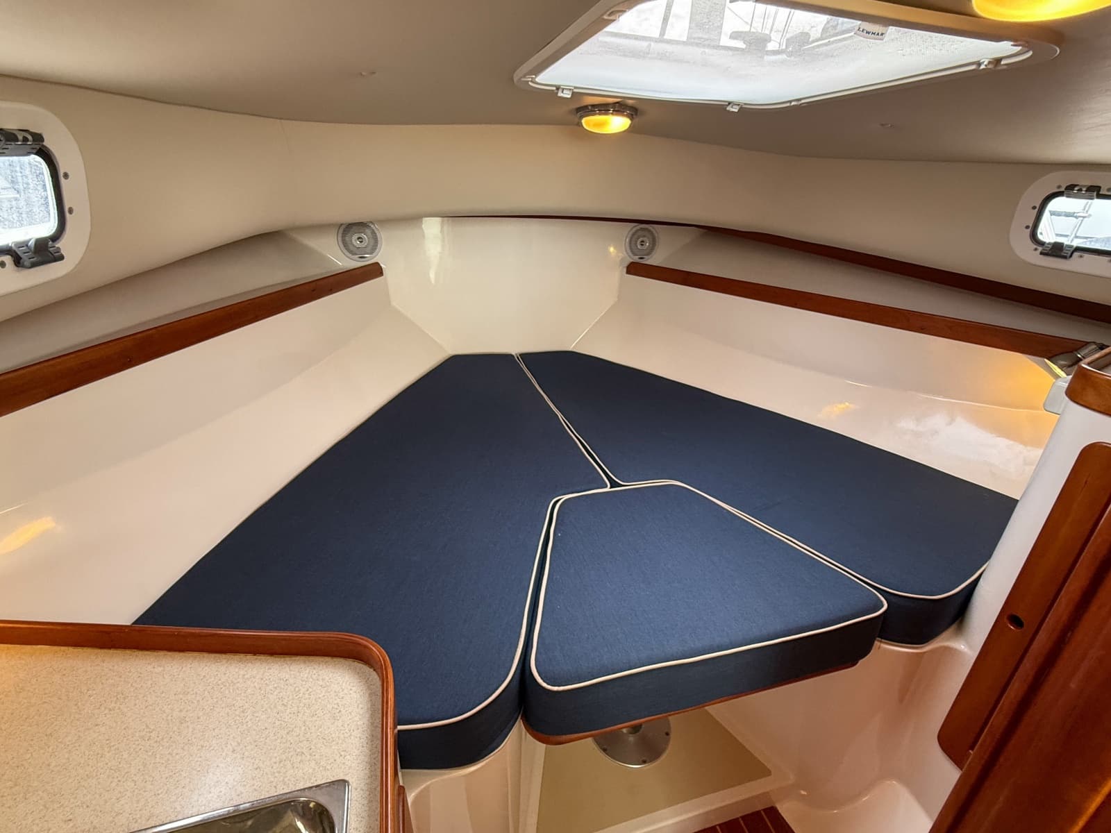 2004 Hunt Yachts SurfHunter 29 - Photo 20