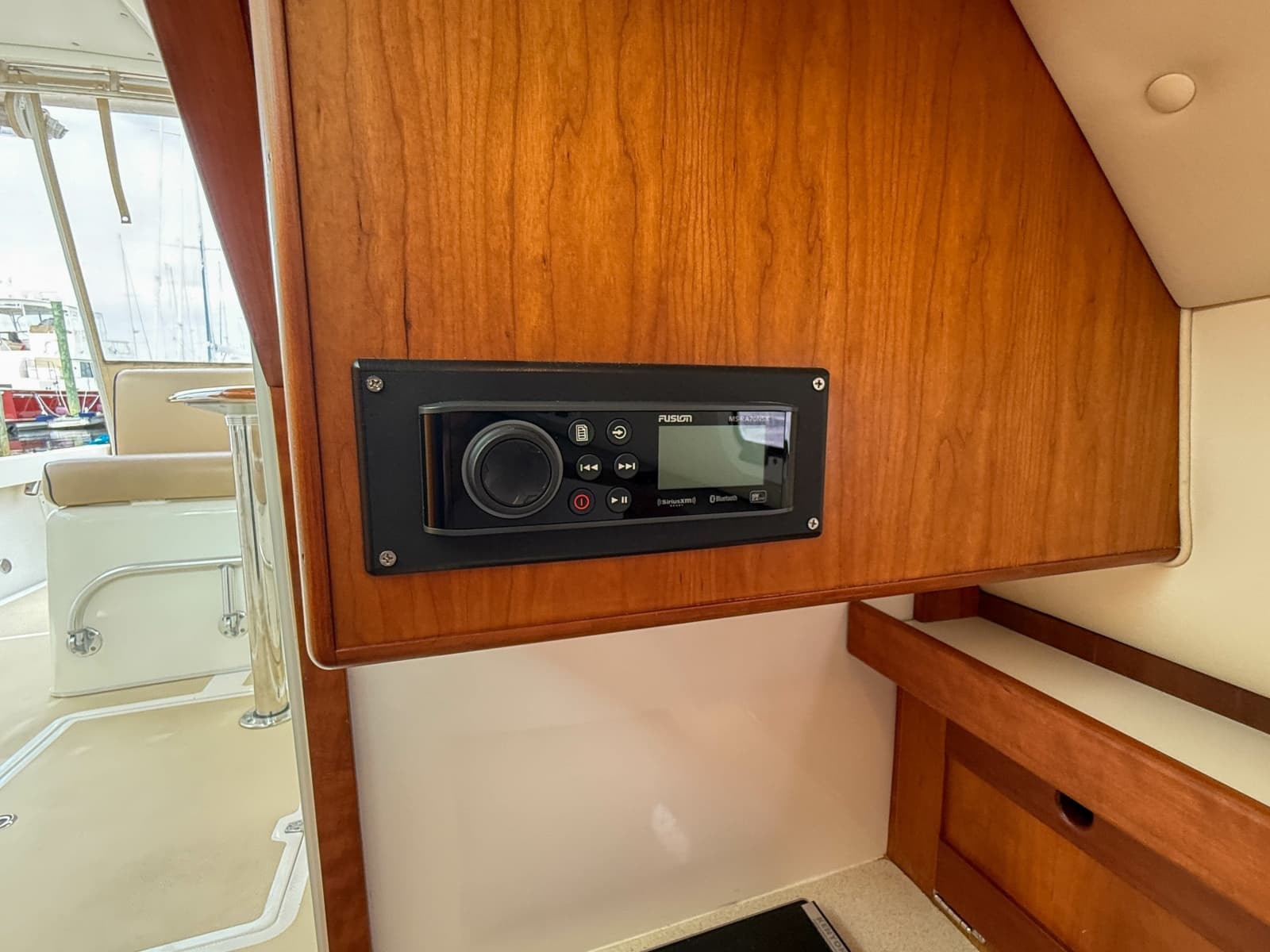 2004 Hunt Yachts SurfHunter 29 - Photo 19