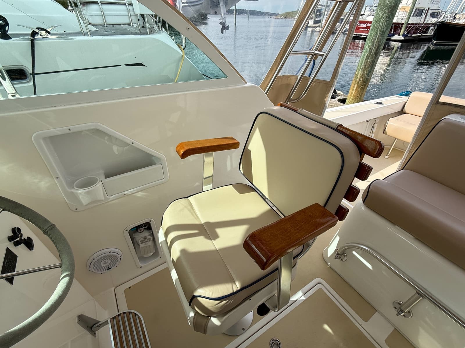 2004 Hunt Yachts SurfHunter 29 - Photo 11