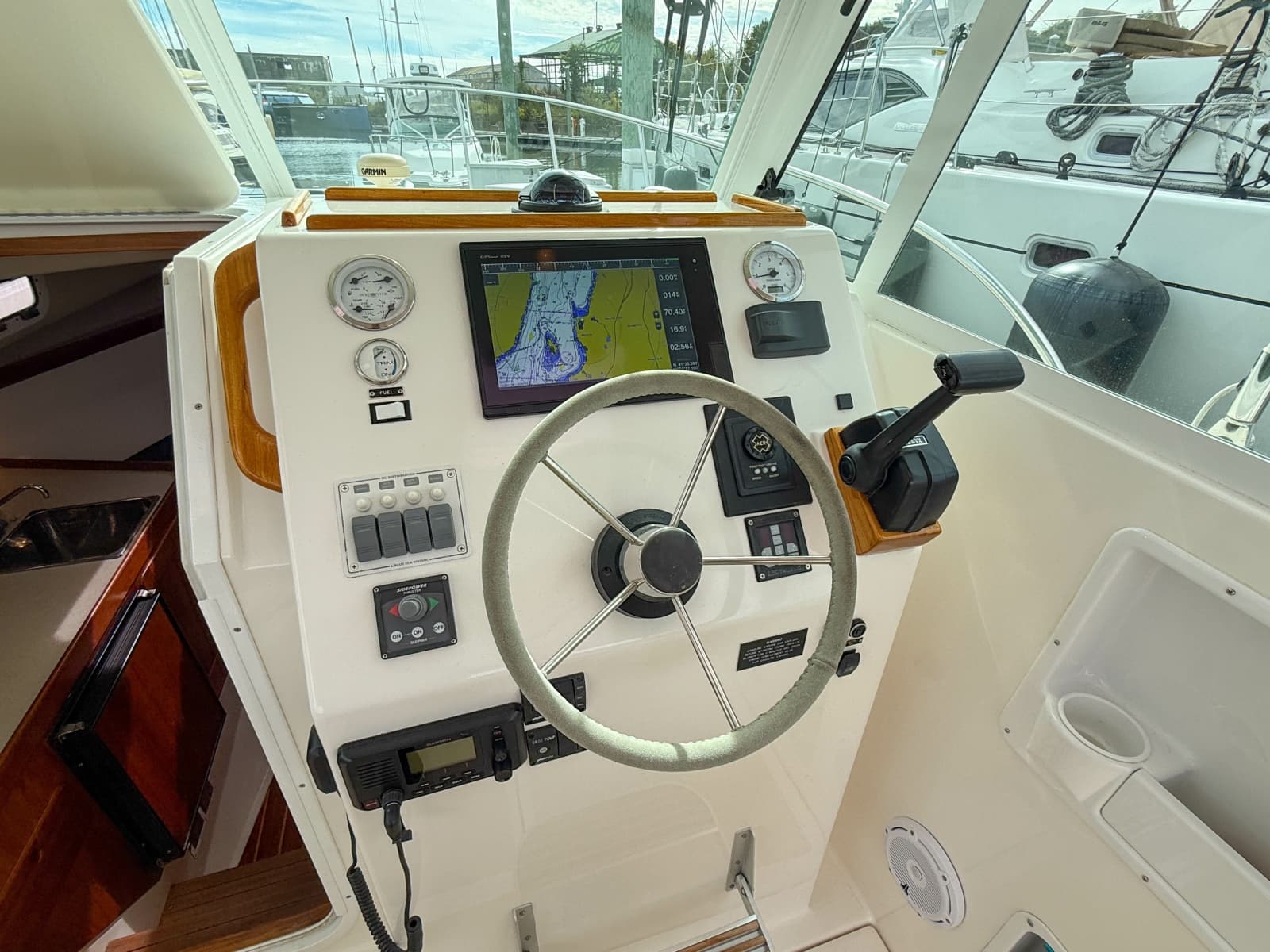 2004 Hunt Yachts SurfHunter 29 - Photo 12