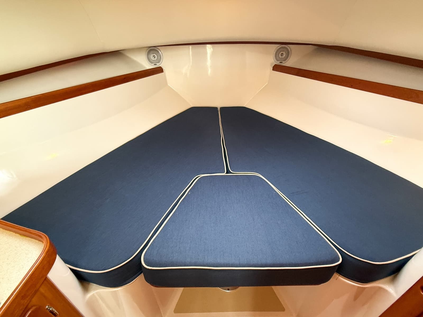 2004 Hunt Yachts SurfHunter 29 - Photo 21