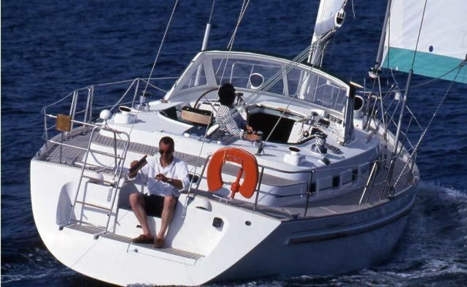1995 Beneteau 44 Center Cockpit - Photo 2