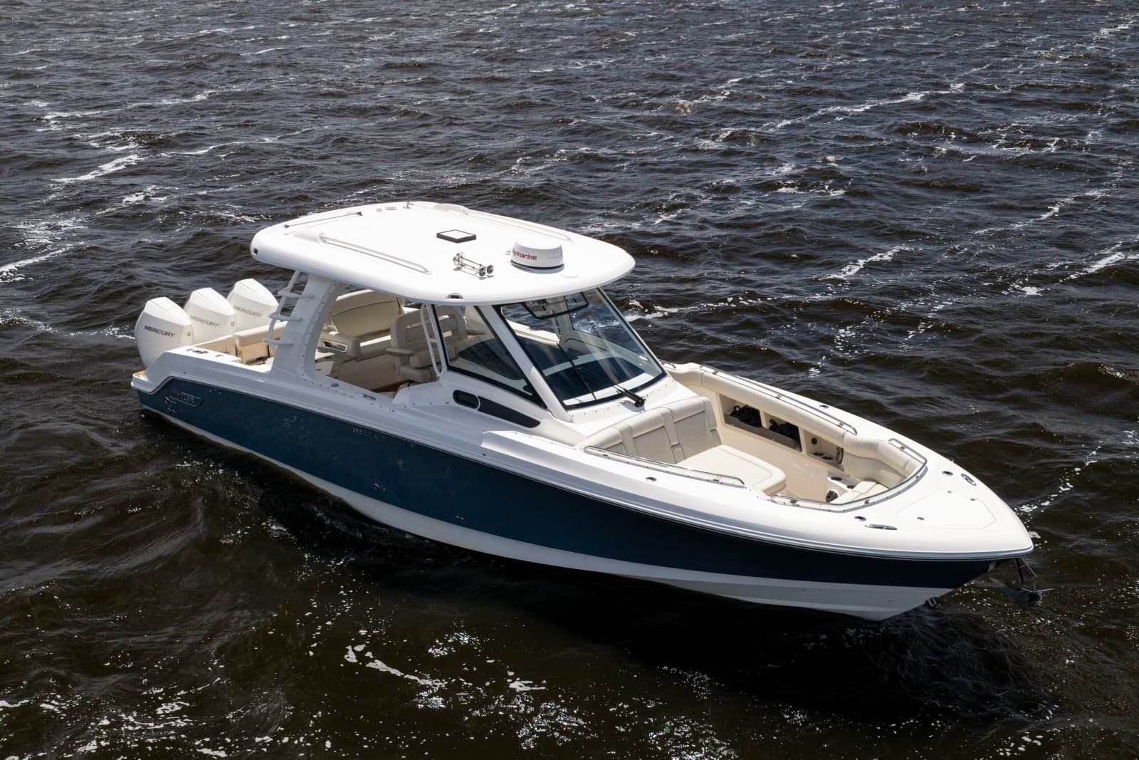 2021 Boston Whaler Realm - Photo 6