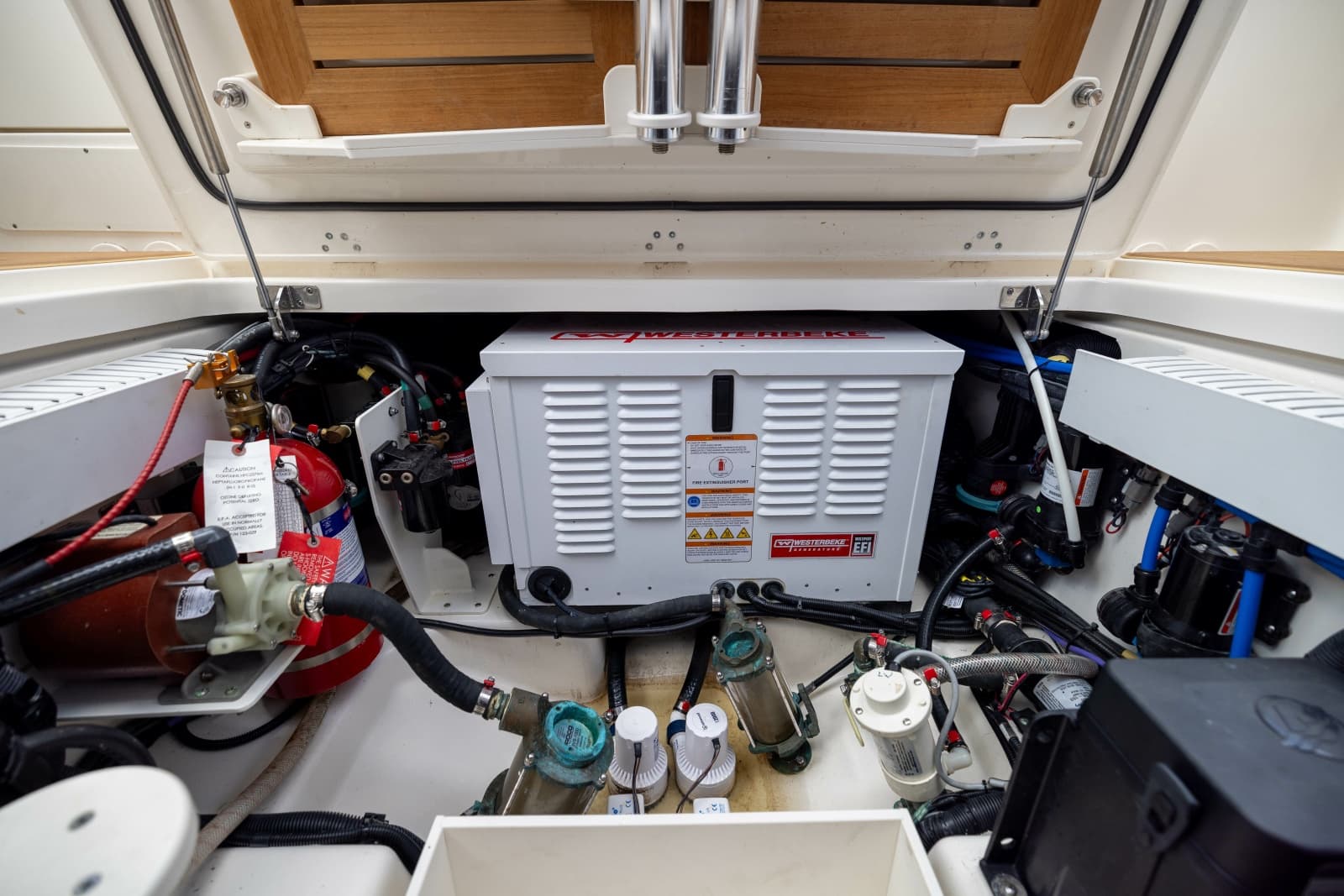 2021 Boston Whaler Realm - Photo 60