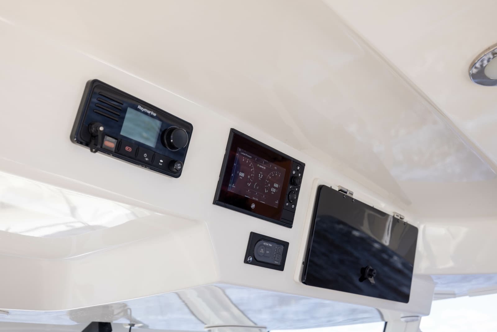 2021 Boston Whaler Realm - Photo 30