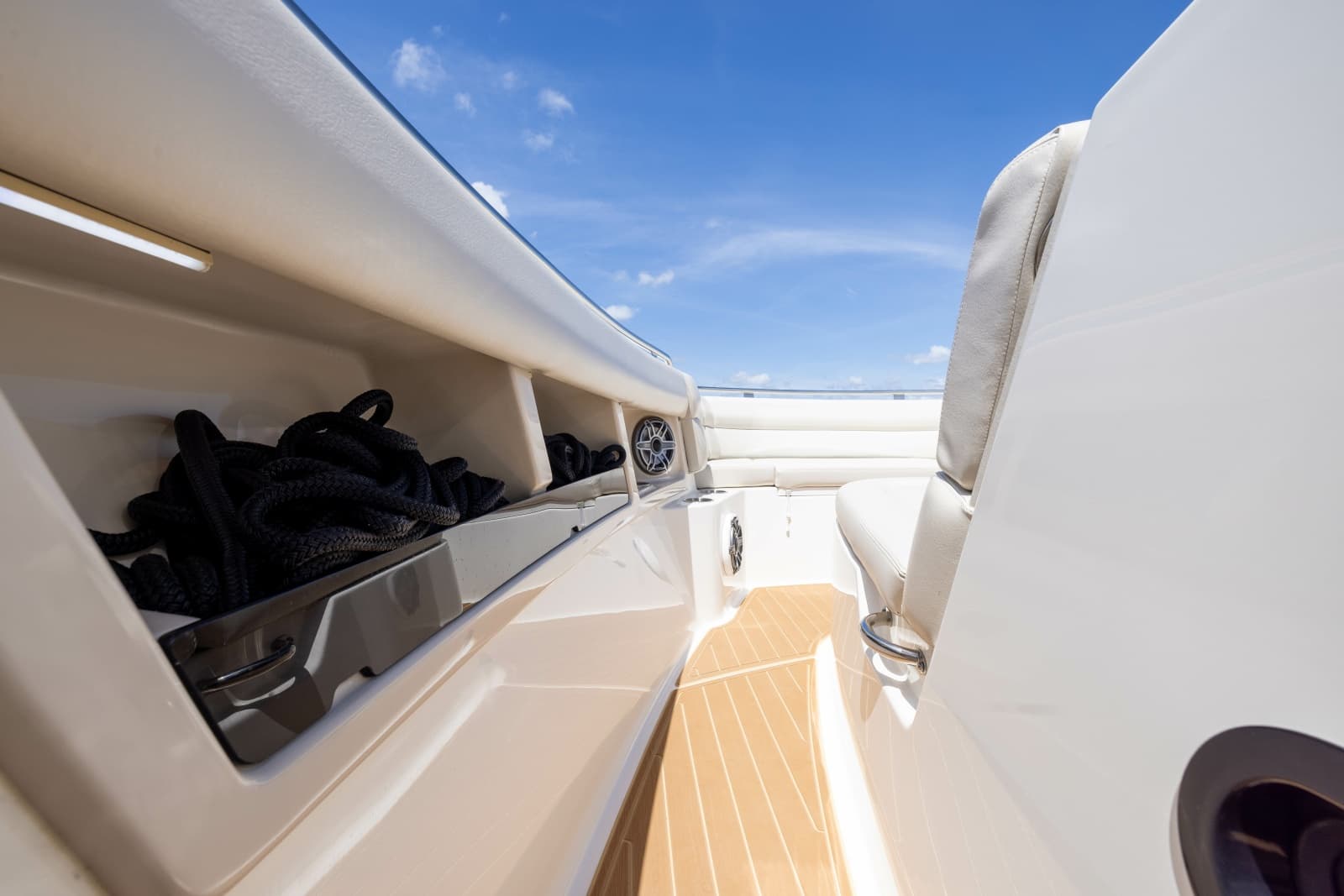 2021 Boston Whaler Realm - Photo 20