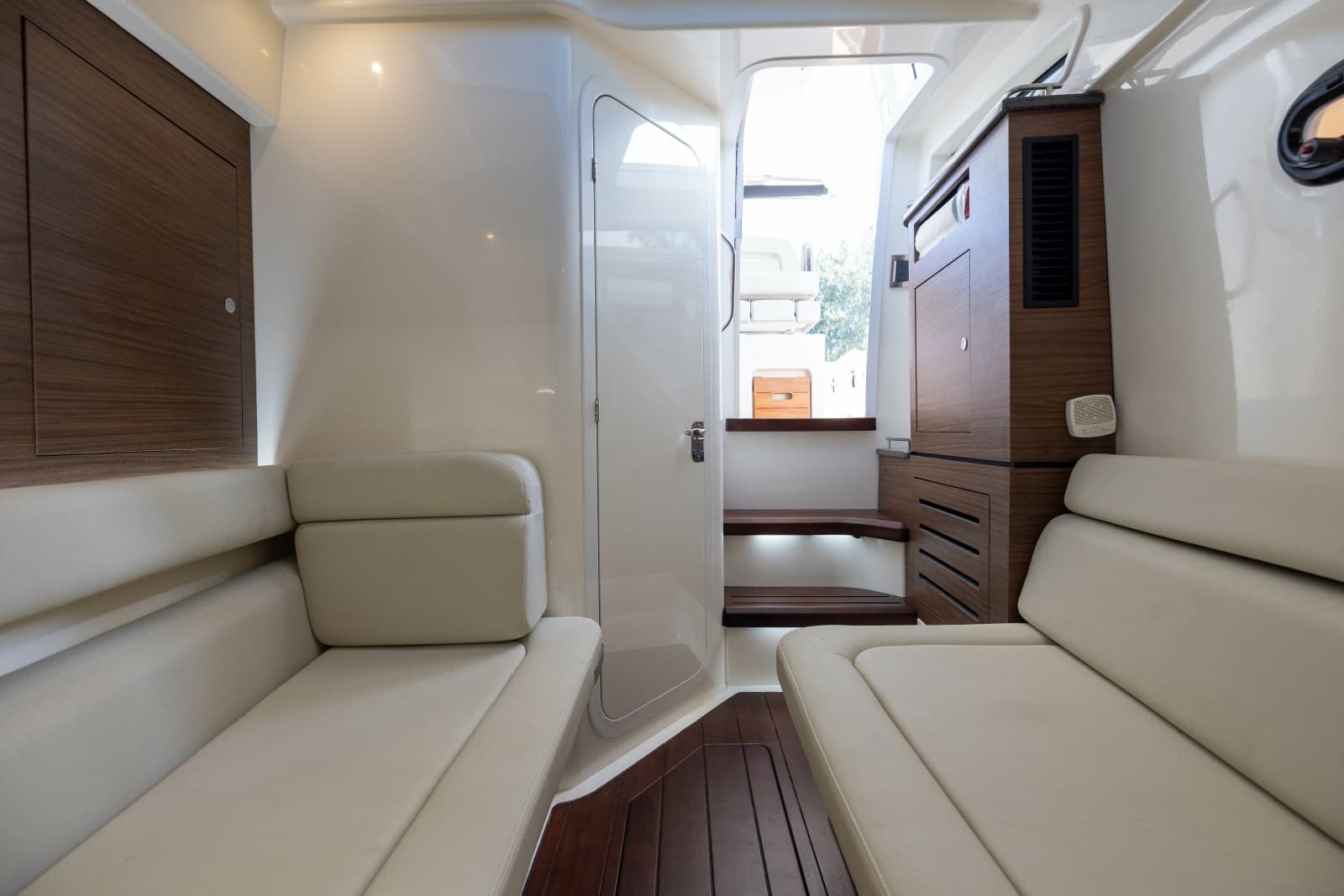 2021 Boston Whaler Realm - Photo 64