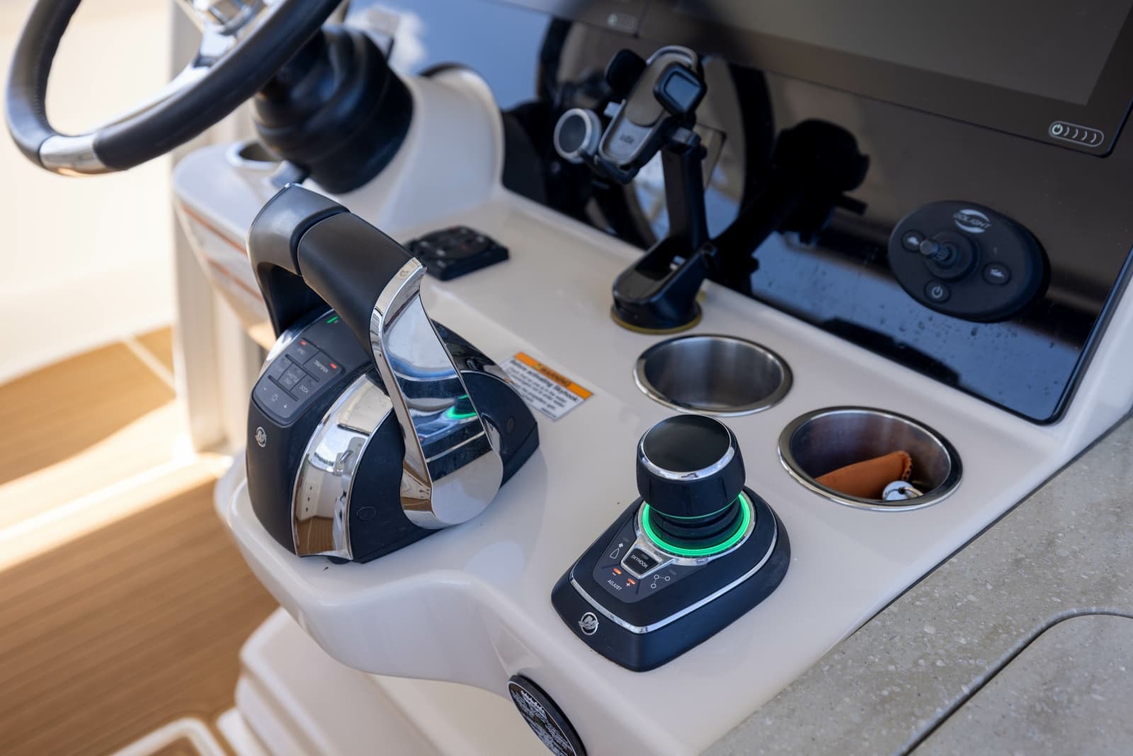 2021 Boston Whaler Realm - Photo 28