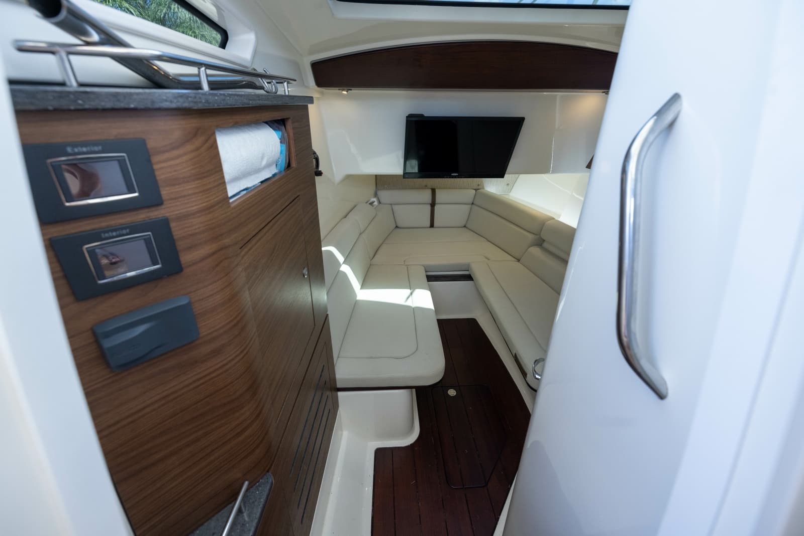 2021 Boston Whaler Realm - Photo 62