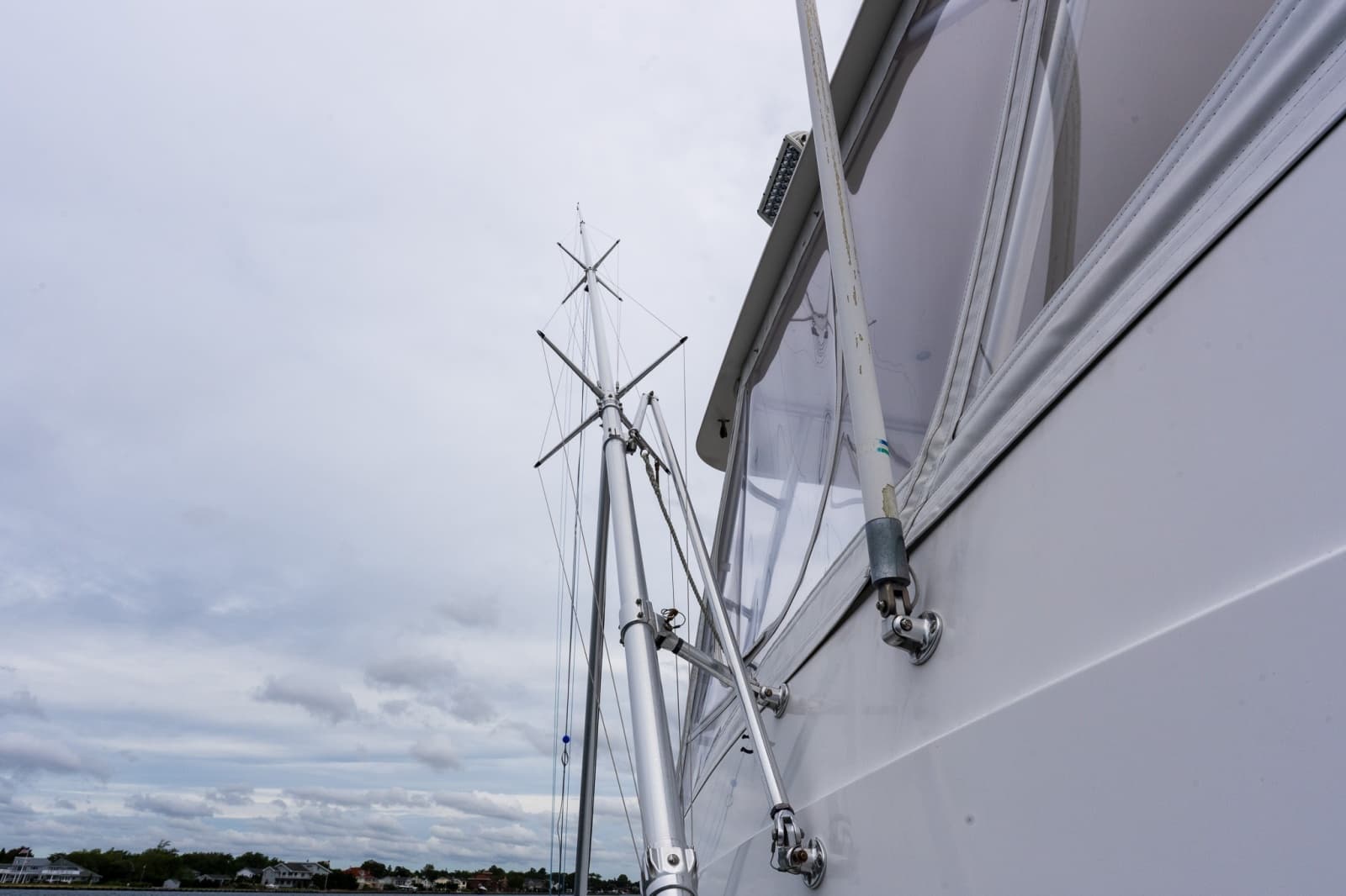 2007 Viking 48 Convertible - Photo 37