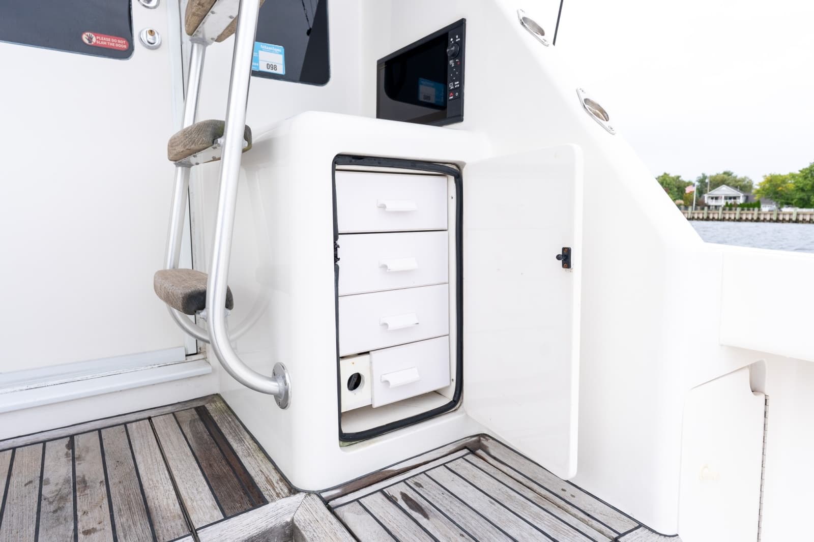 2007 Viking 48 Convertible - Photo 38