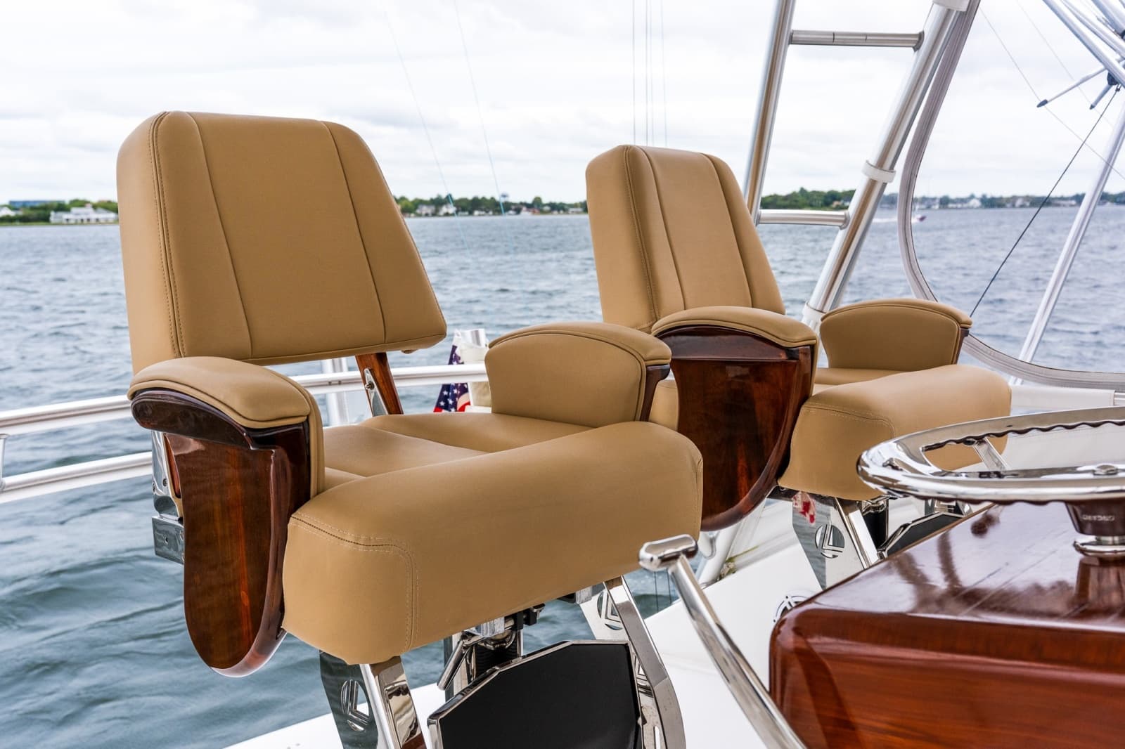 2007 Viking 48 Convertible - Photo 21