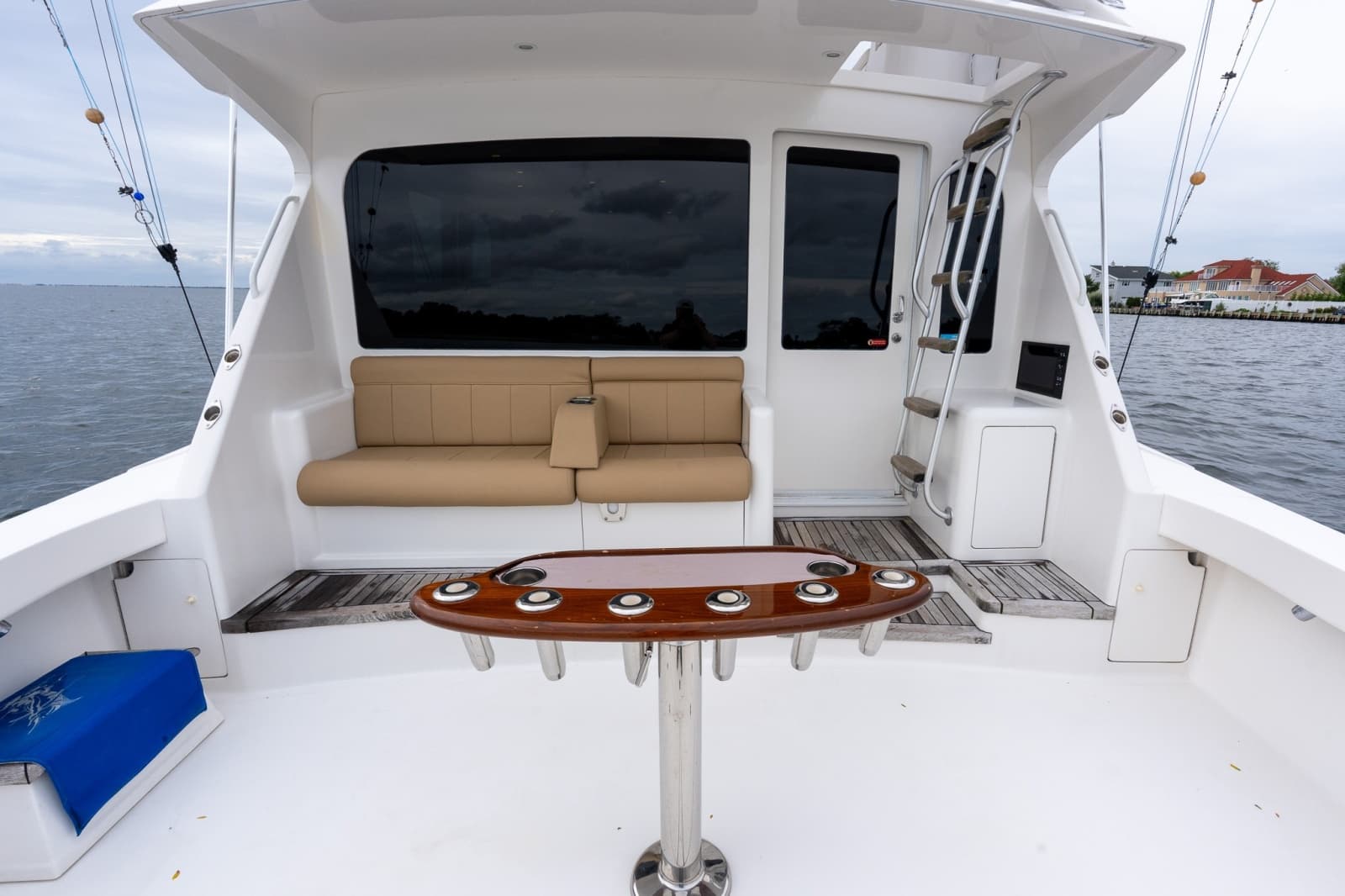 2007 Viking 48 Convertible - Photo 28