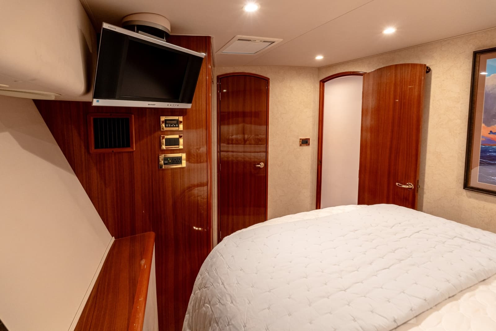 2007 Viking 48 Convertible - Photo 42