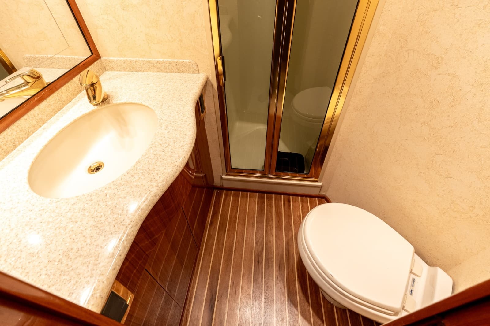 2007 Viking 48 Convertible - Photo 53