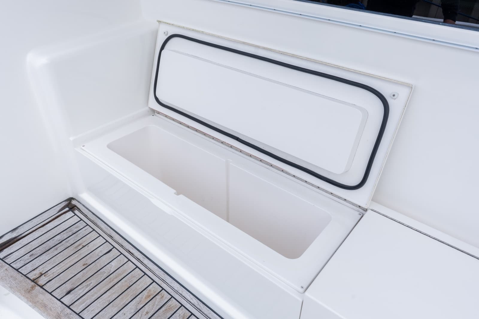 2007 Viking 48 Convertible - Photo 76