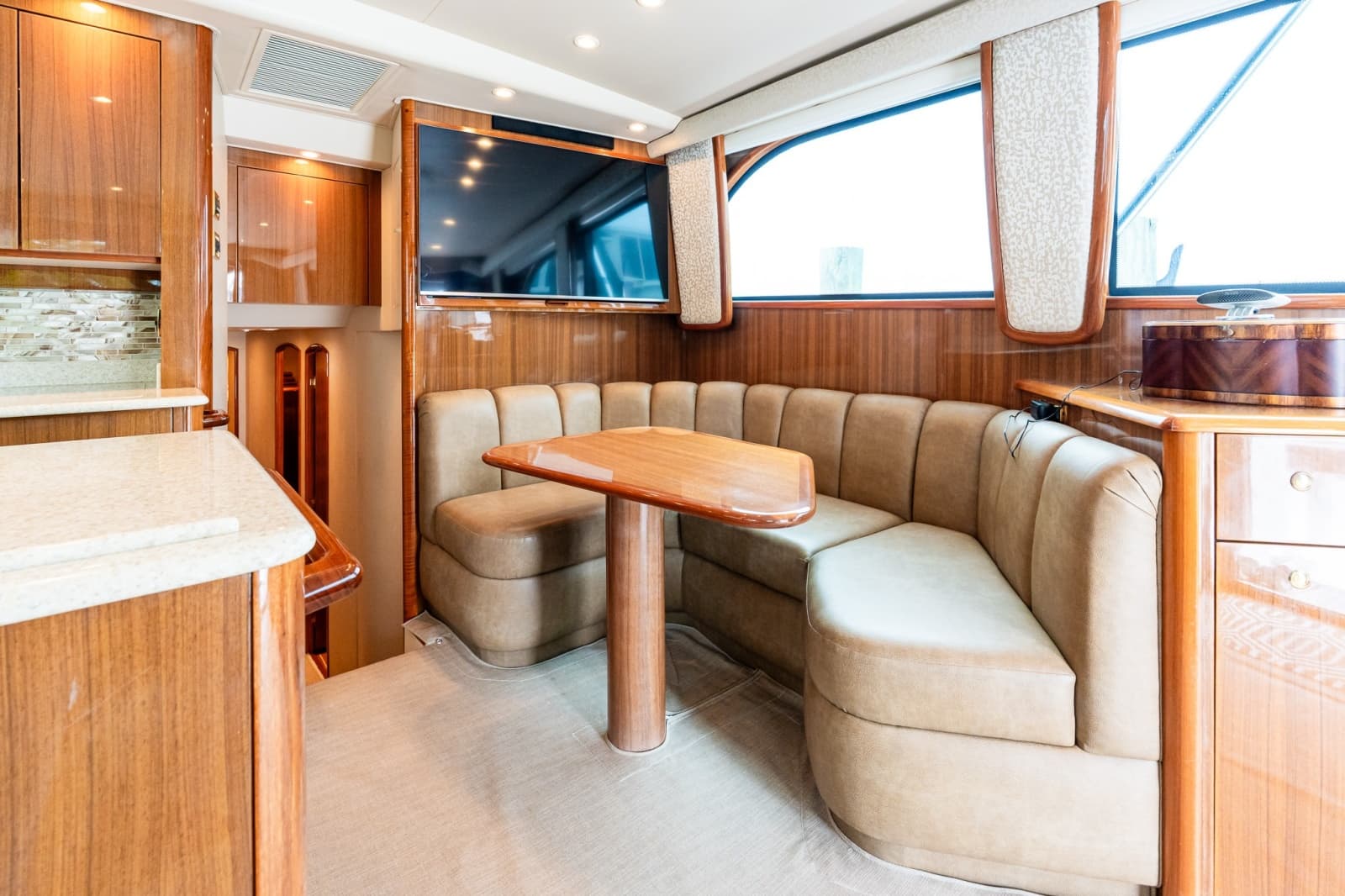 2007 Viking 48 Convertible - Photo 59