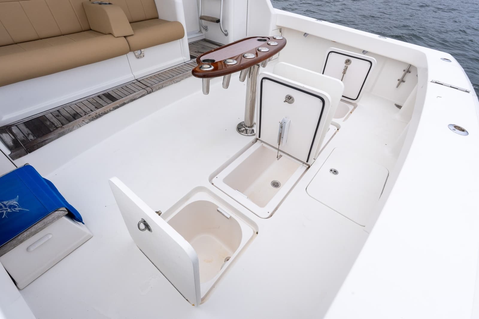 2007 Viking 48 Convertible - Photo 26