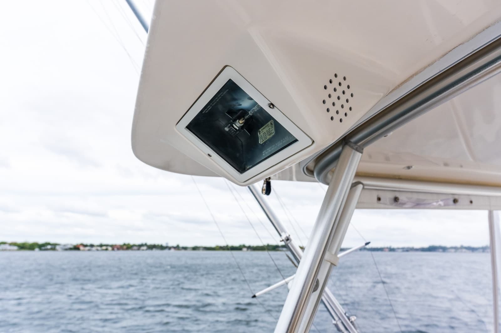 2007 Viking 48 Convertible - Photo 15