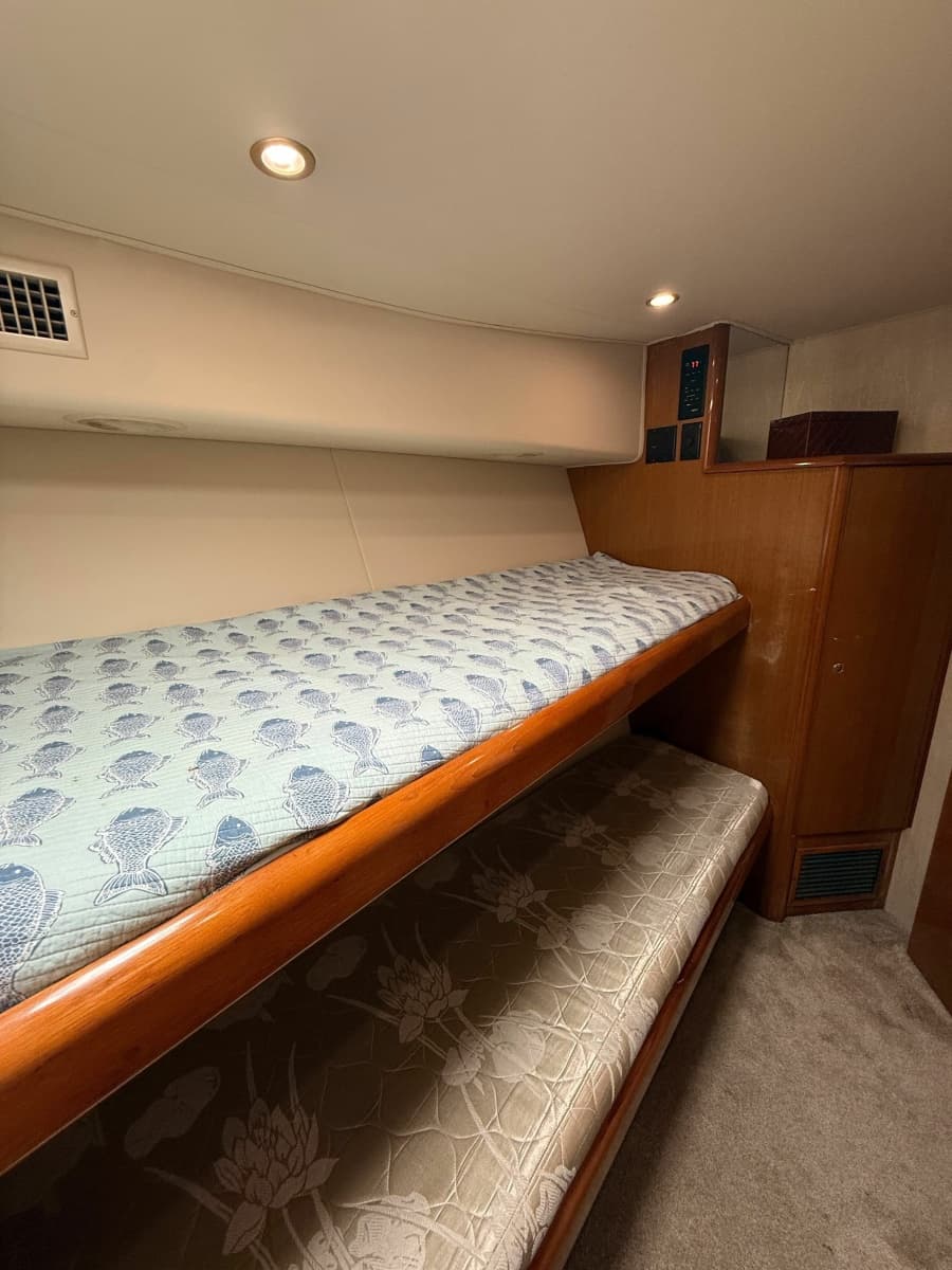 2002 Viking 52 Convertible - Photo 61