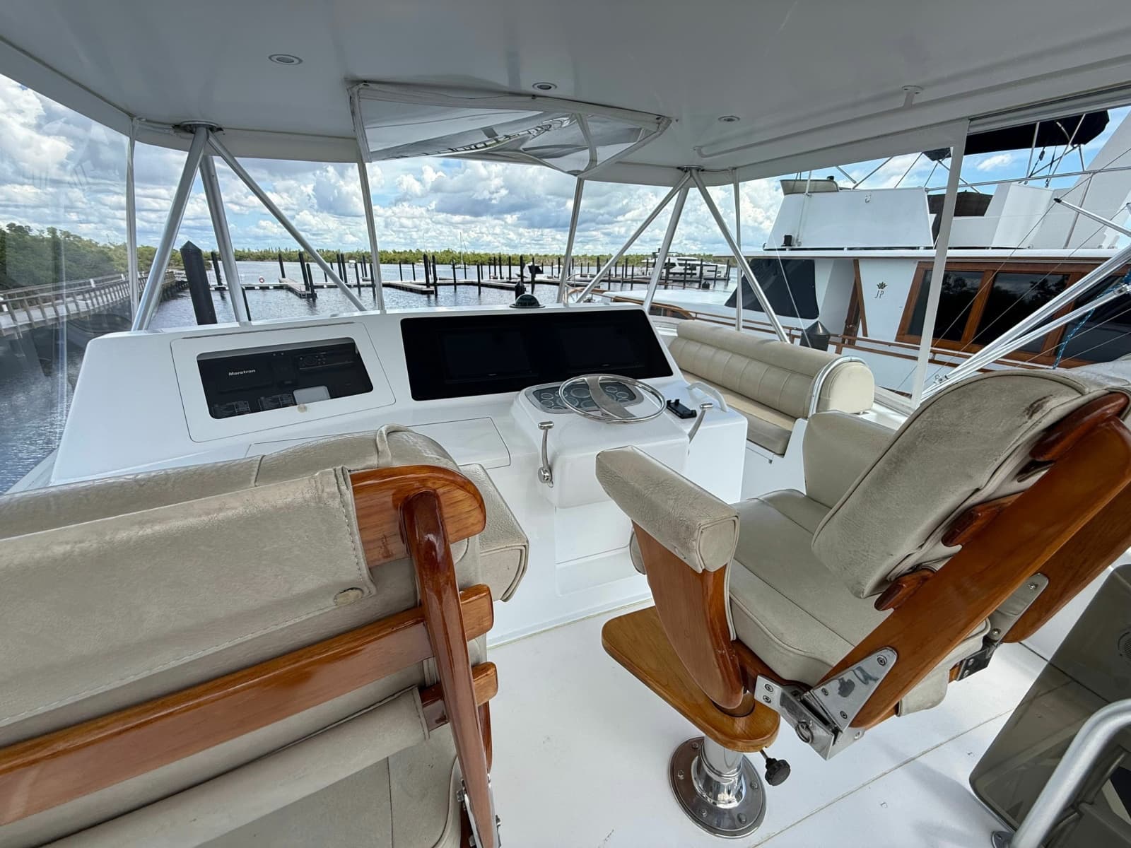 2002 Viking 52 Convertible - Photo 69