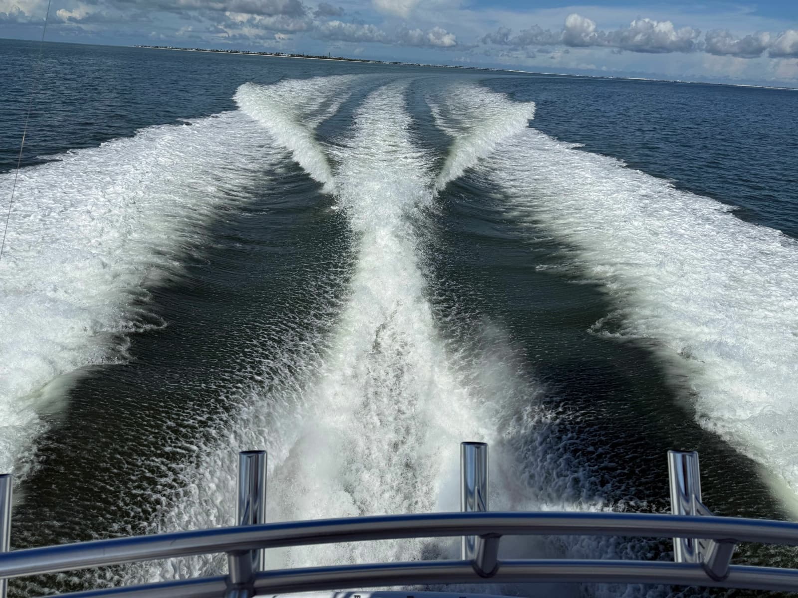 2002 Viking 52 Convertible - Photo 39