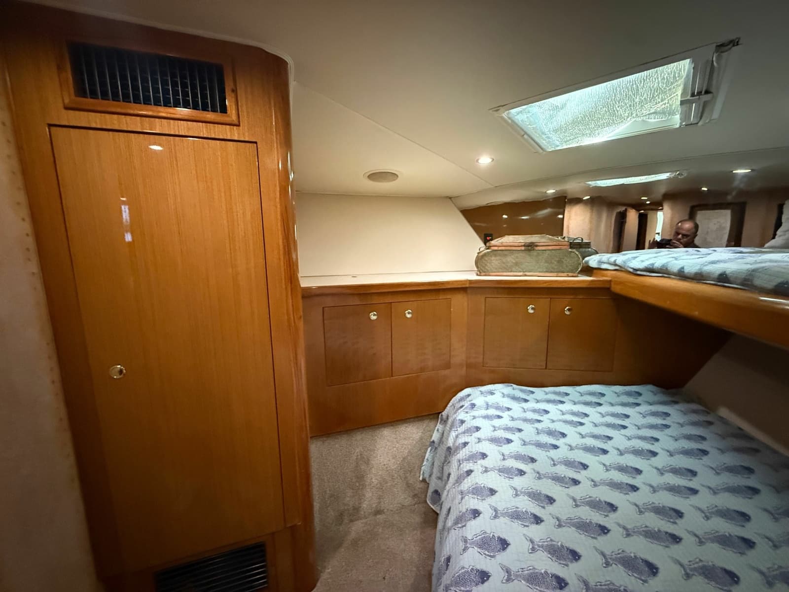 2002 Viking 52 Convertible - Photo 57