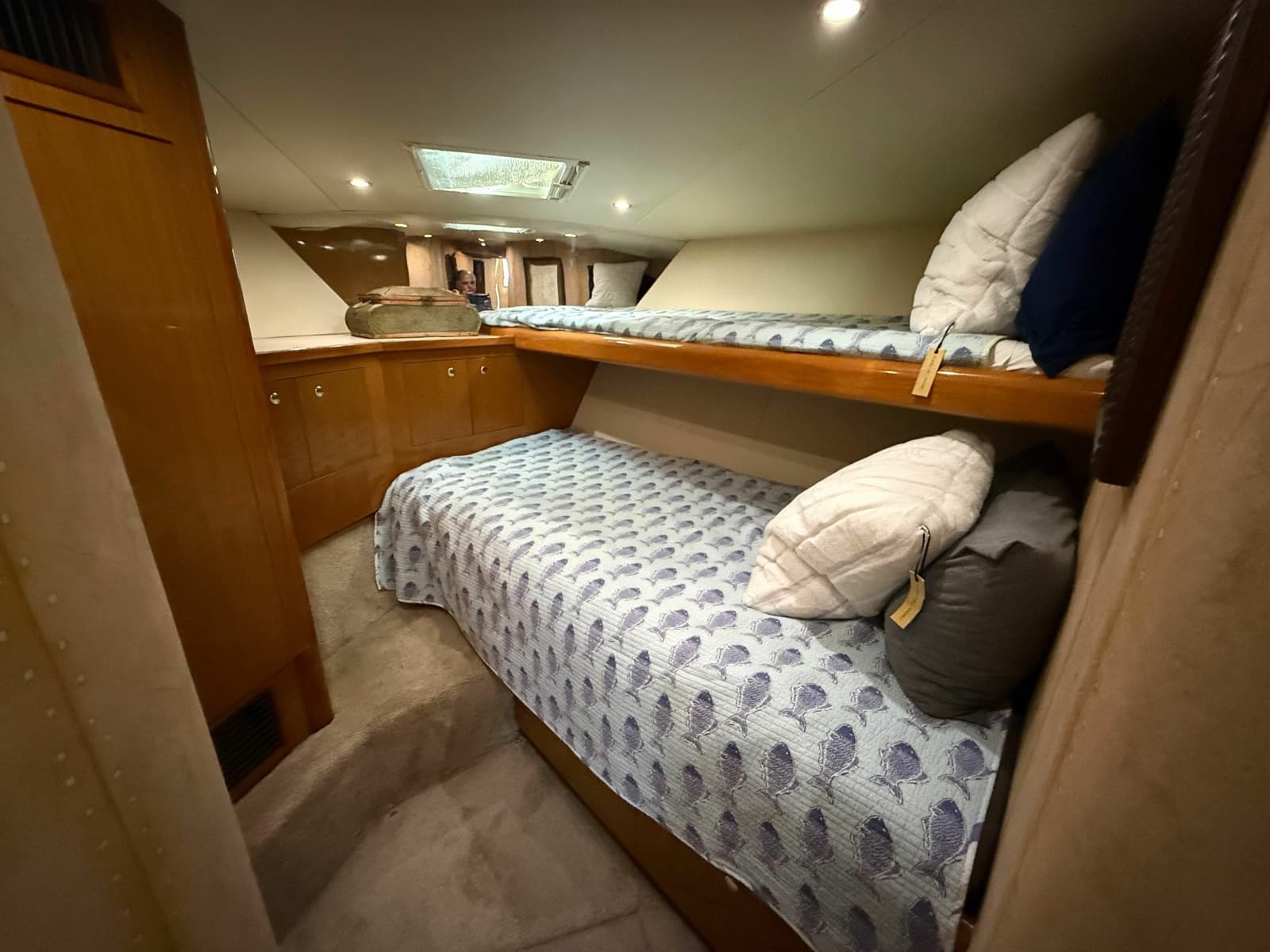 2002 Viking 52 Convertible - Photo 56