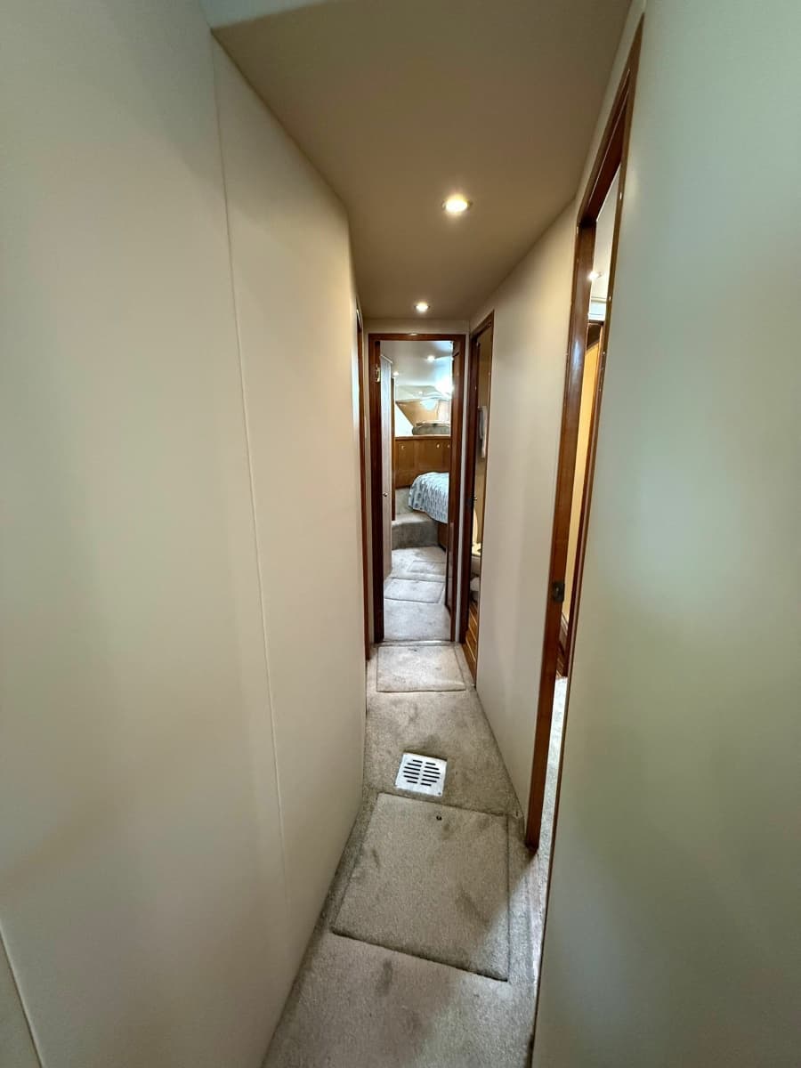 2002 Viking 52 Convertible - Photo 49