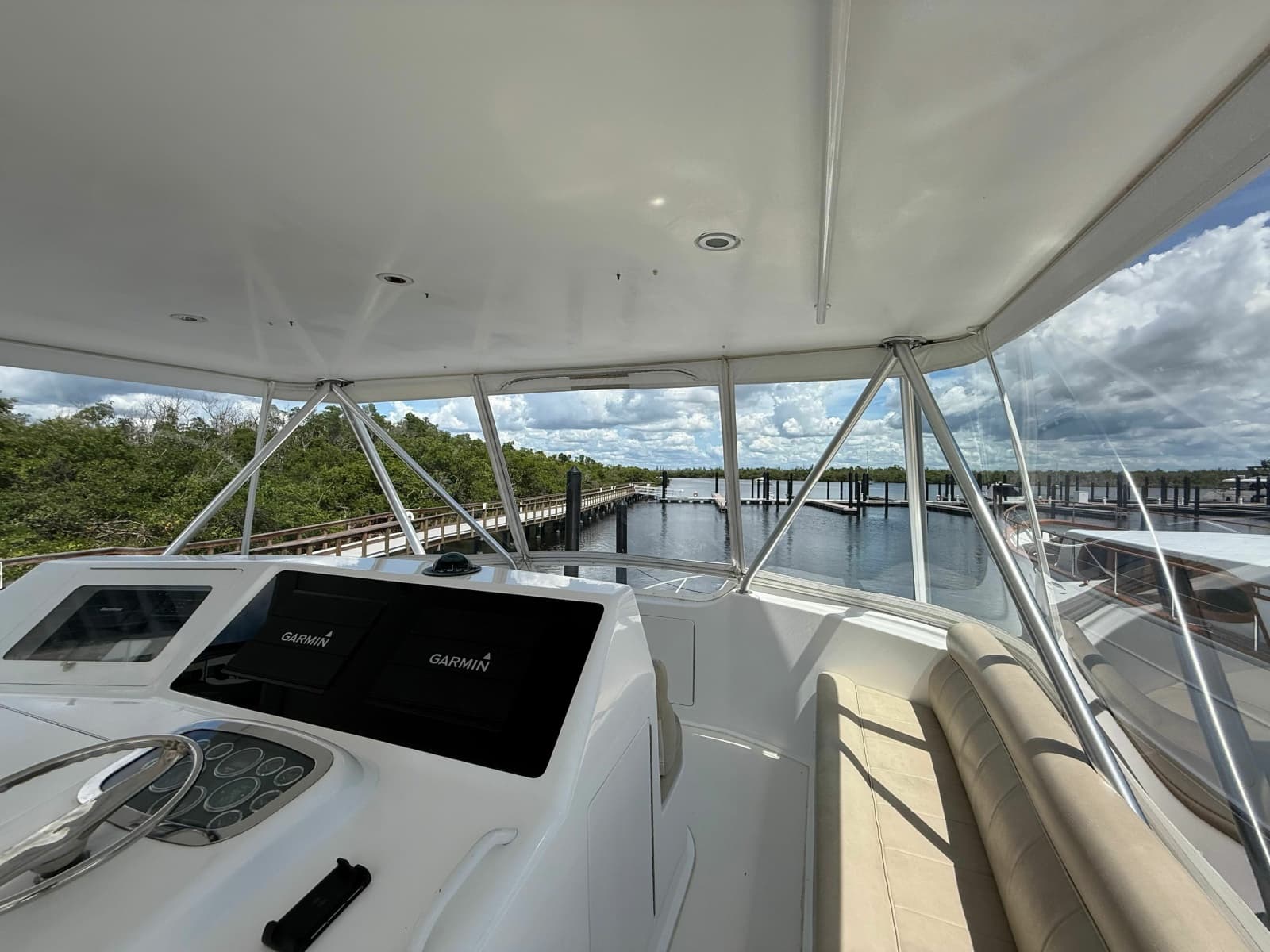 2002 Viking 52 Convertible - Photo 75