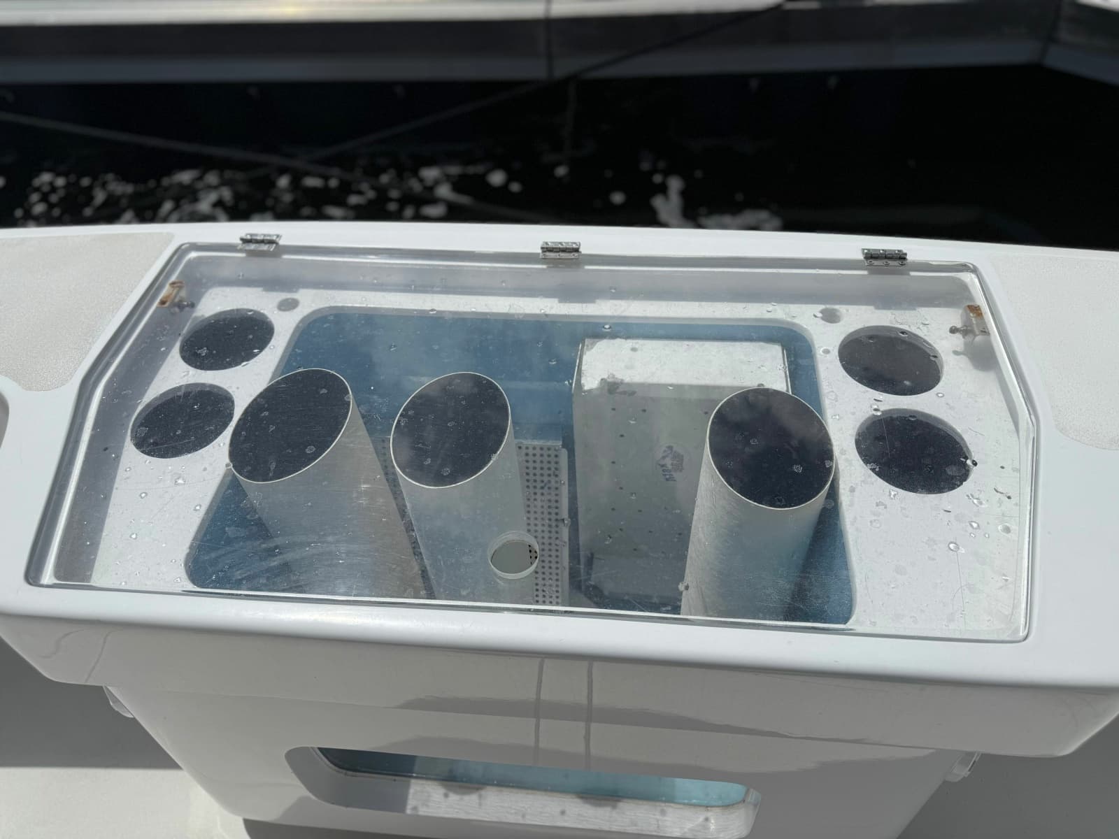 2002 Viking 52 Convertible - Photo 67