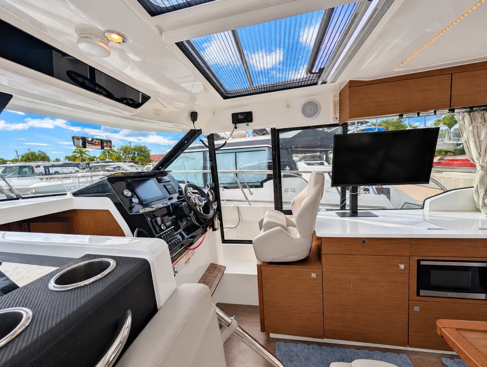 2022 Jeanneau NC 1095 Coupe - Photo 9