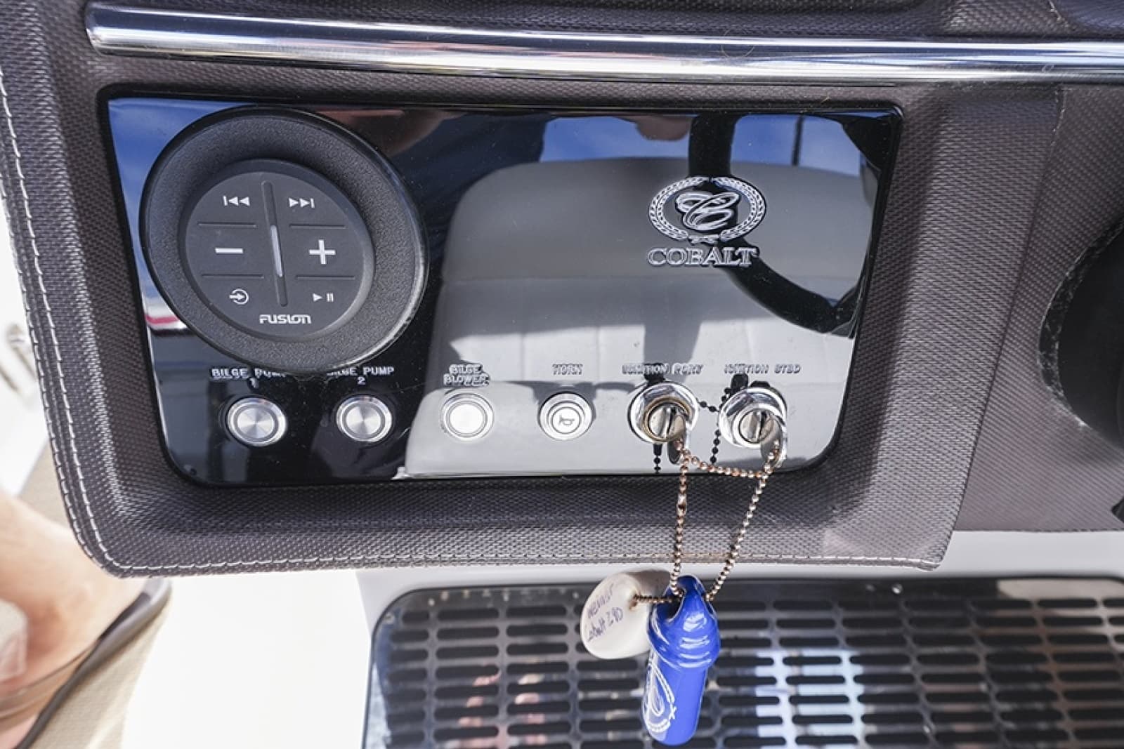 2014 Cobalt 296 - Photo 16