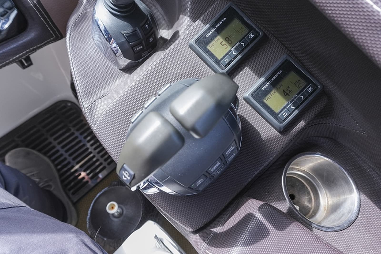 2014 Cobalt 296 - Photo 15