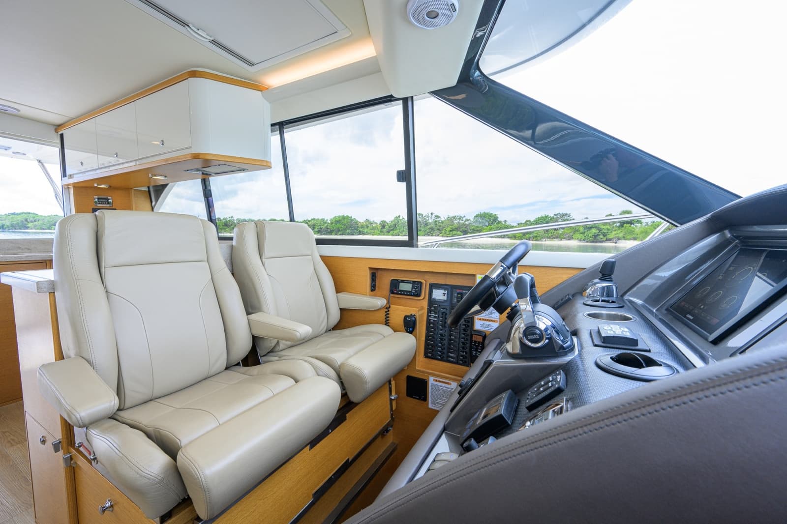 2017 Riviera 445 SUV - Photo 38