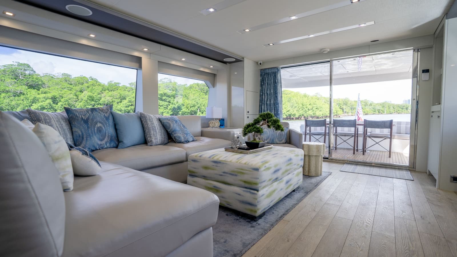 2018 Hatteras M75 - Photo 29