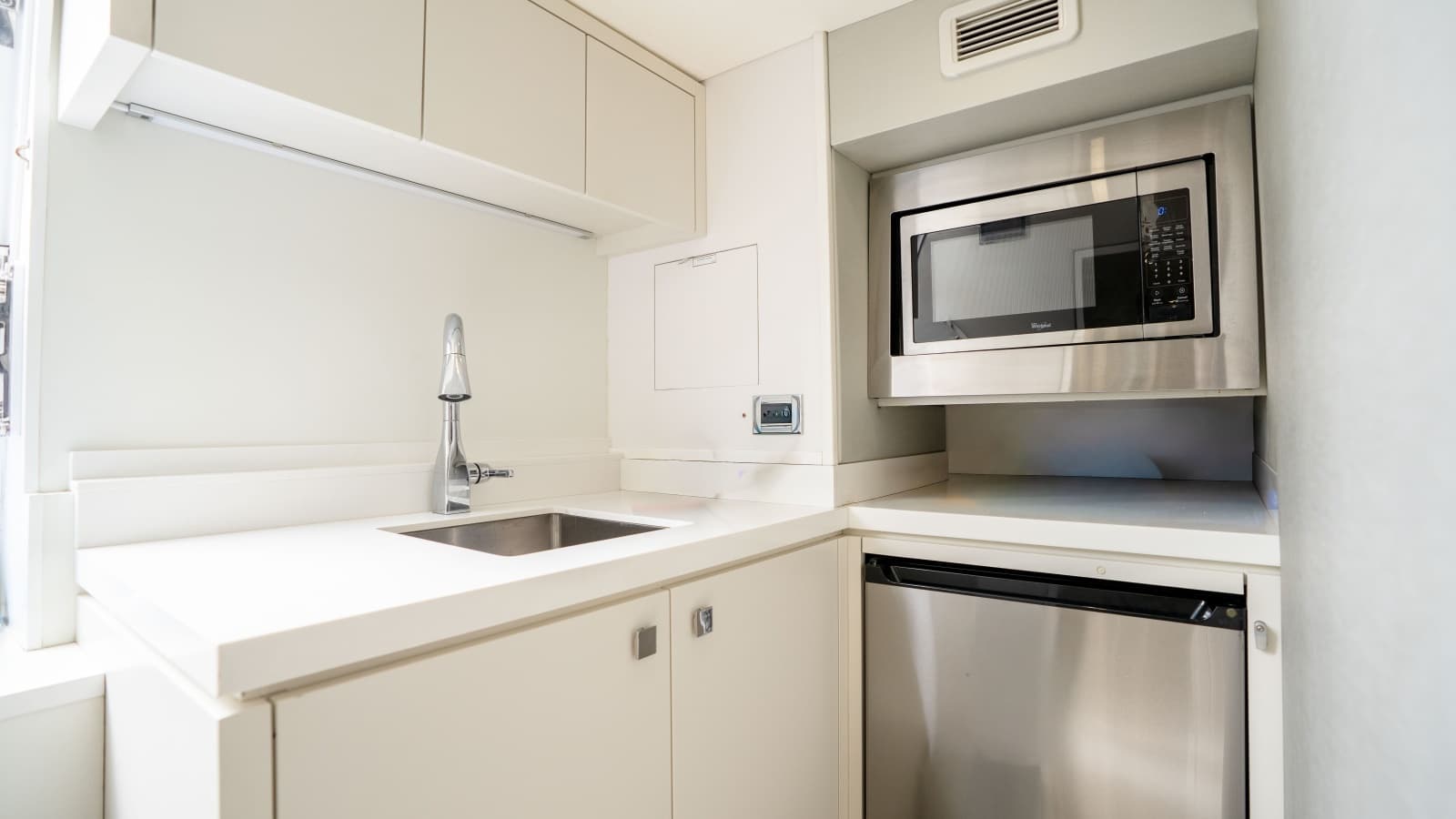 2018 Hatteras M75 - Photo 55