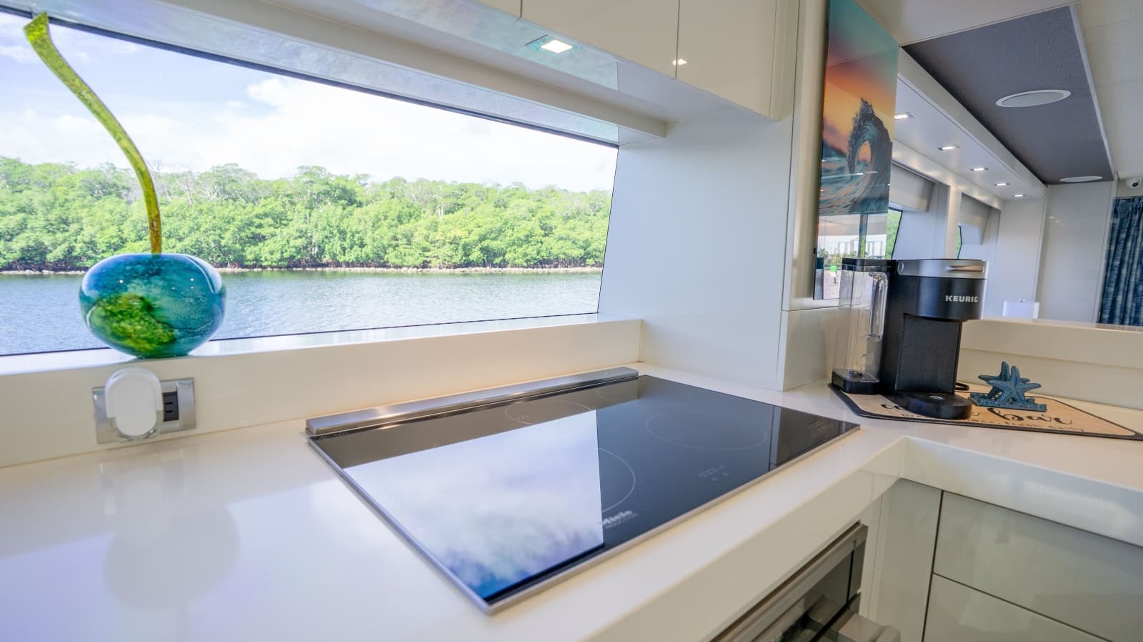 2018 Hatteras M75 - Photo 36