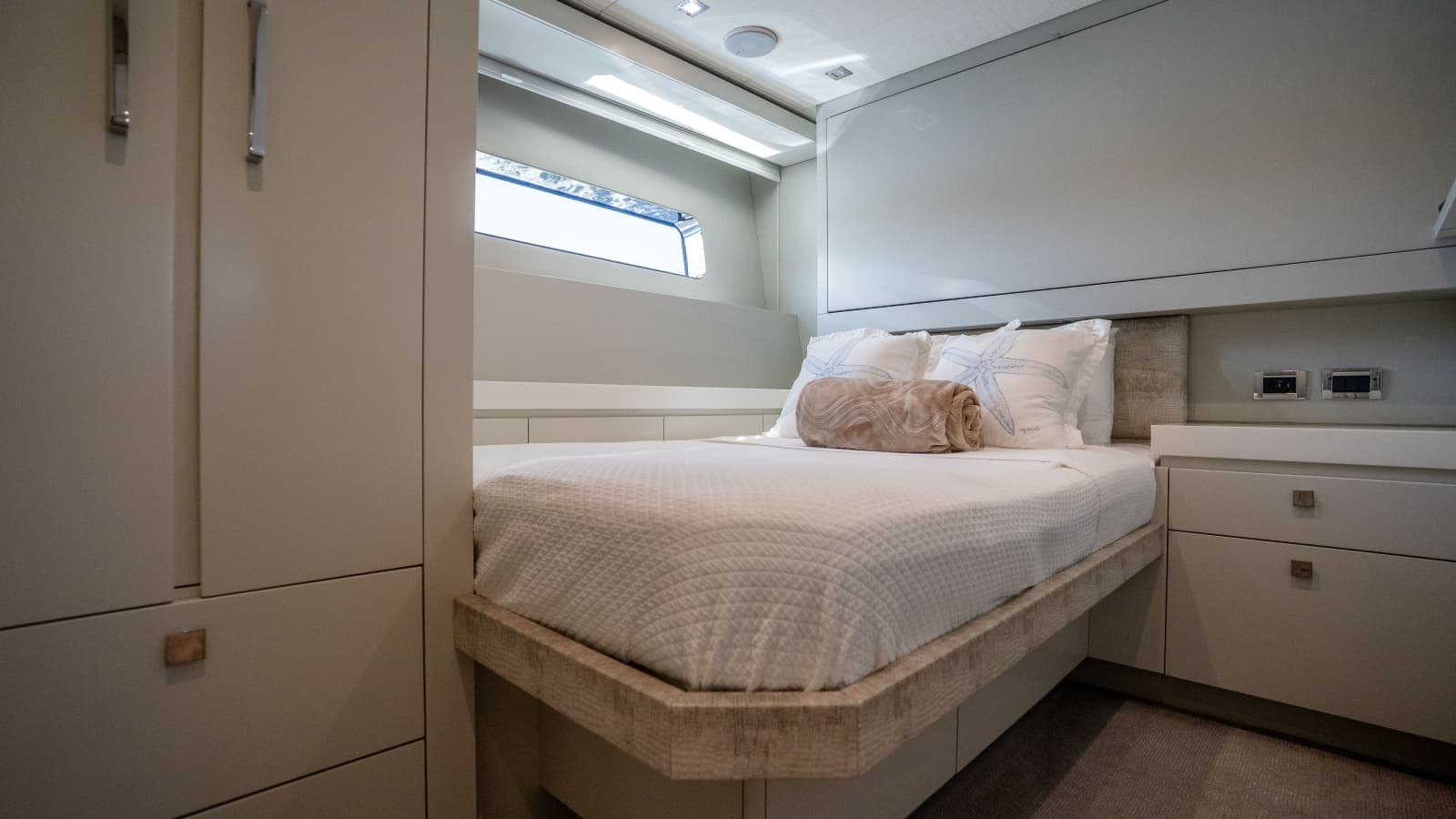 2018 Hatteras M75 - Photo 49