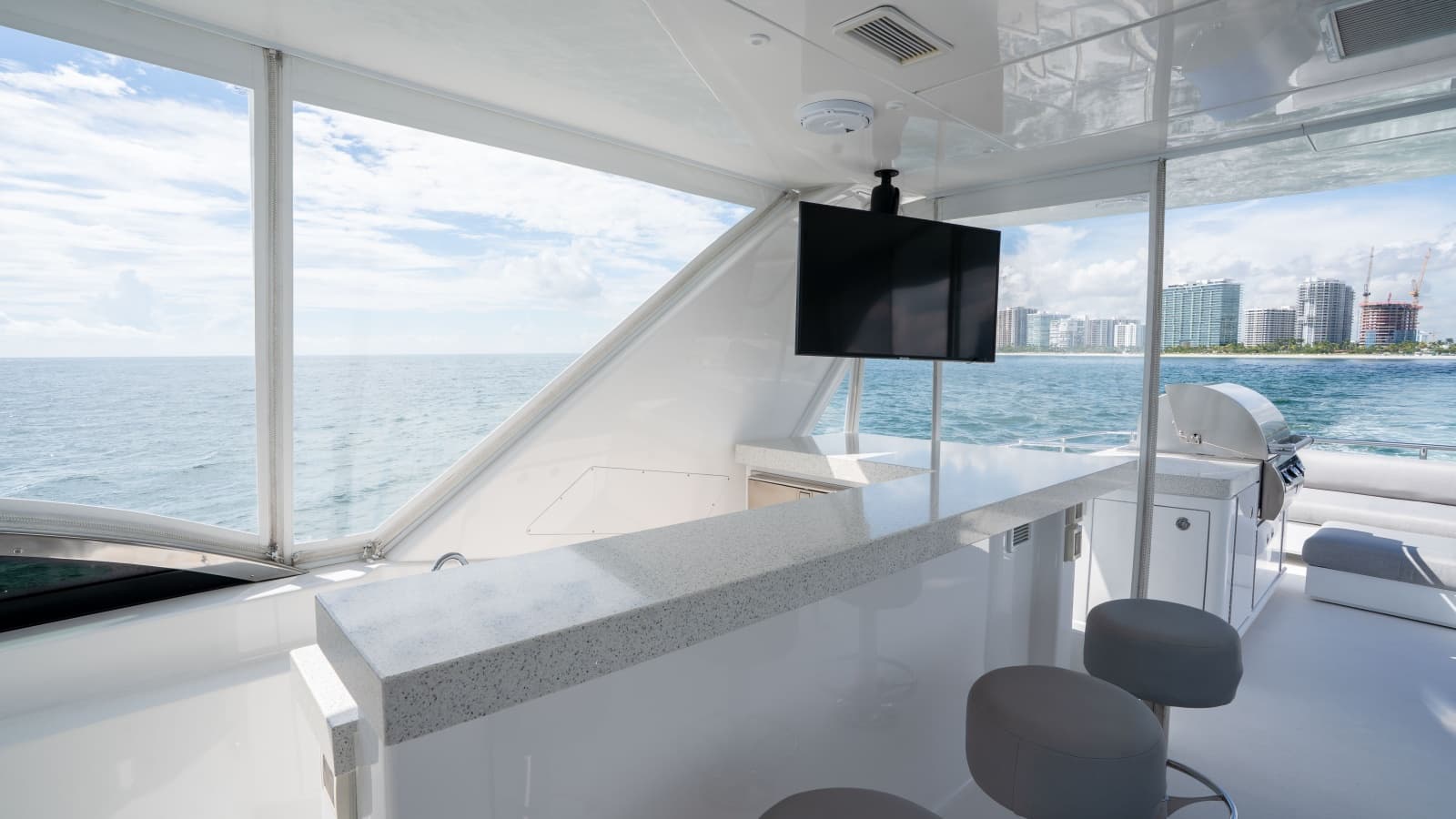2018 Hatteras M75 - Photo 13