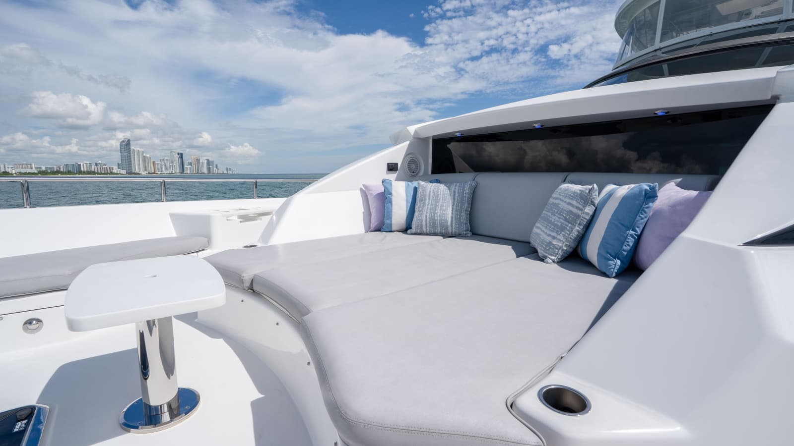 2018 Hatteras M75 - Photo 22