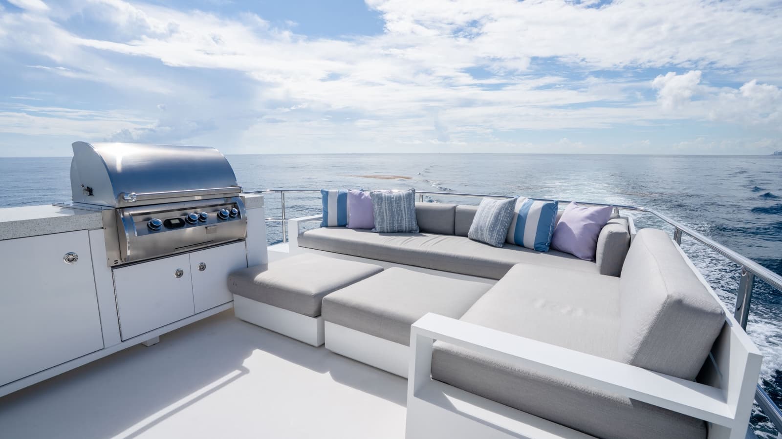 2018 Hatteras M75 - Photo 10