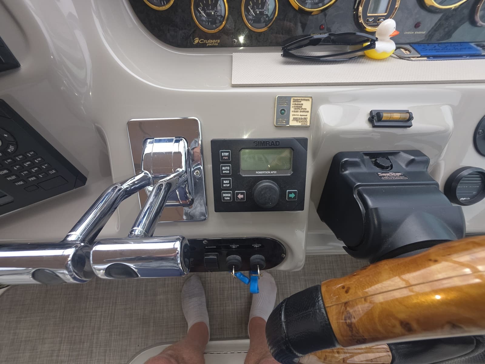 2001 Cruisers Yachts 3572 - Photo 21
