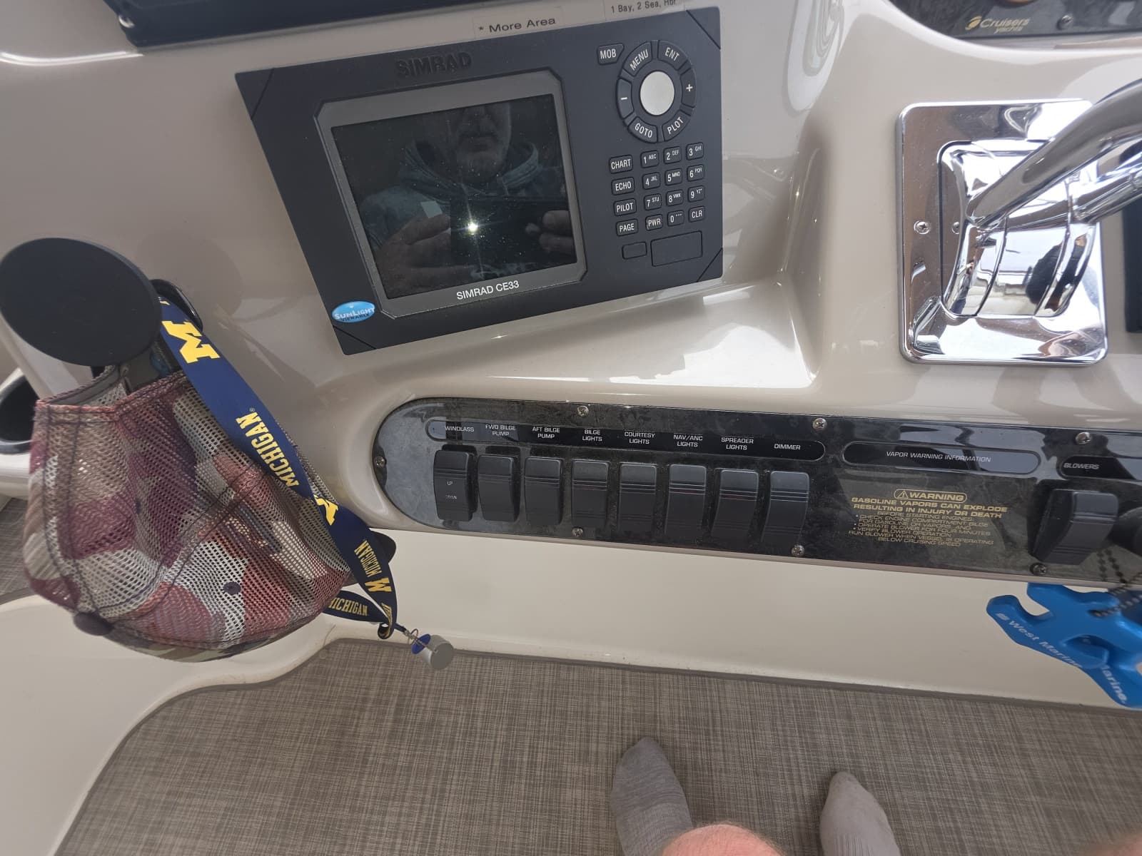 2001 Cruisers Yachts 3572 - Photo 20