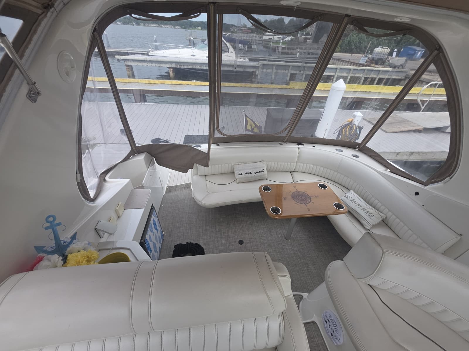 2001 Cruisers Yachts 3572 - Photo 24