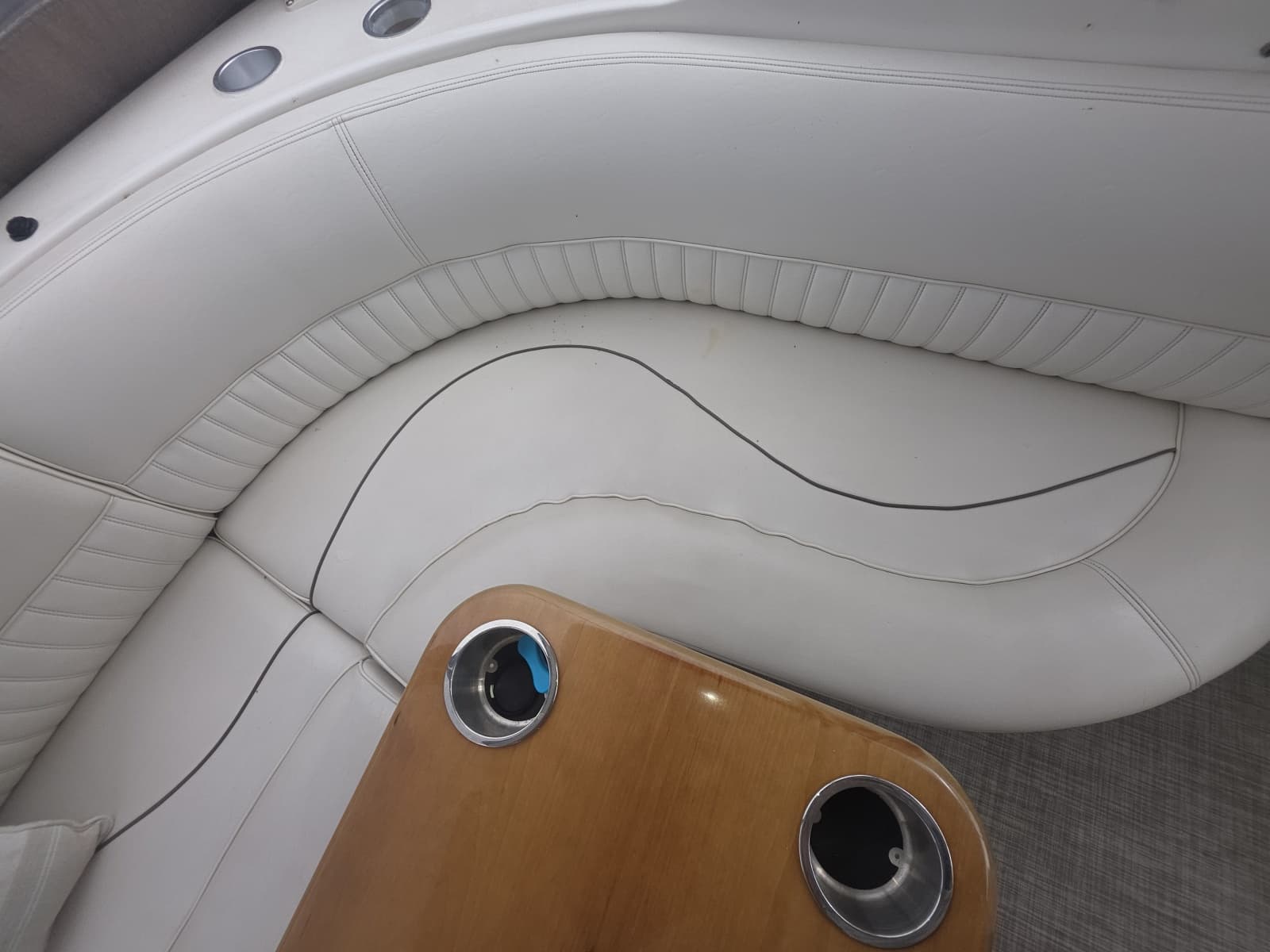 2001 Cruisers Yachts 3572 - Photo 13