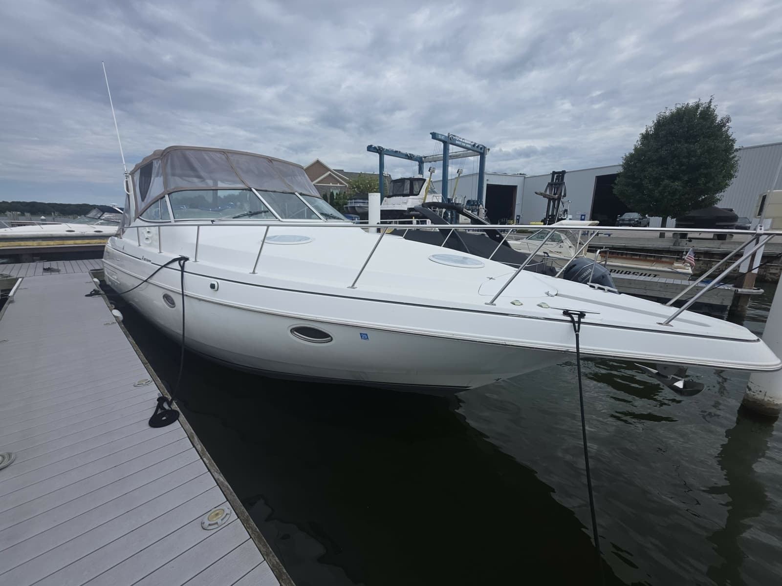 2001 Cruisers Yachts 3572 - Photo 1