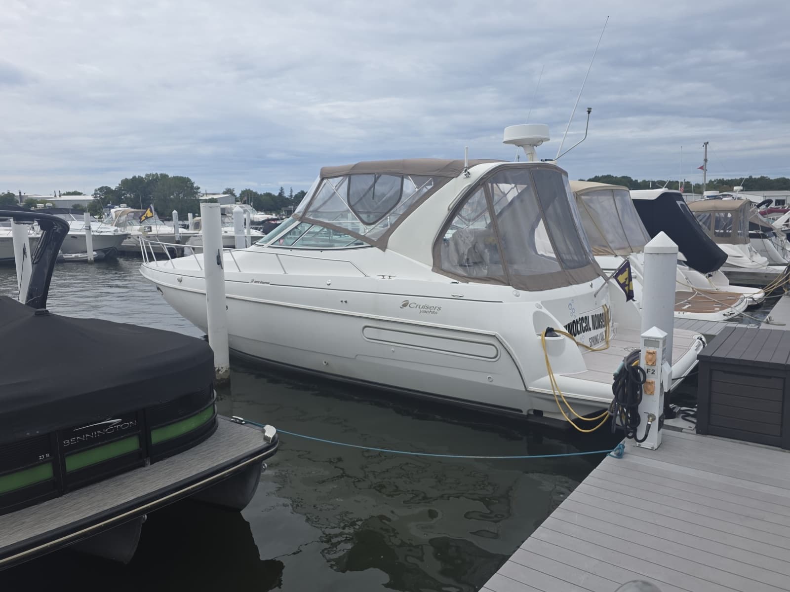 2001 Cruisers Yachts 3572 - Photo 3