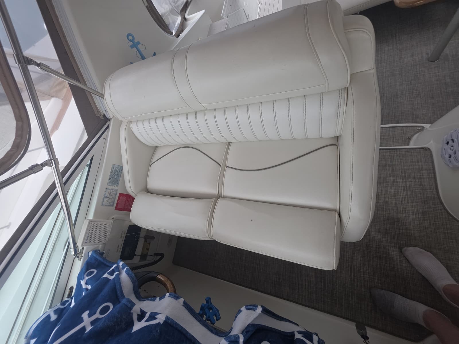 2001 Cruisers Yachts 3572 - Photo 16