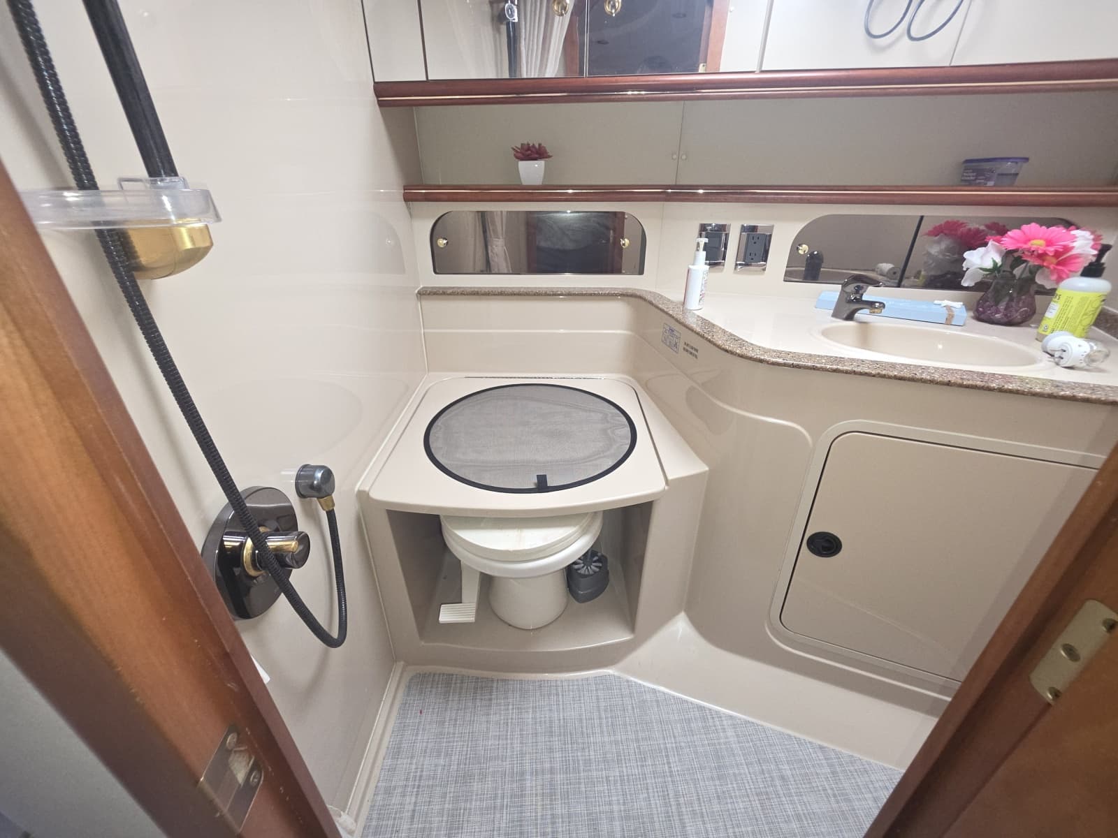 2001 Cruisers Yachts 3572 - Photo 38